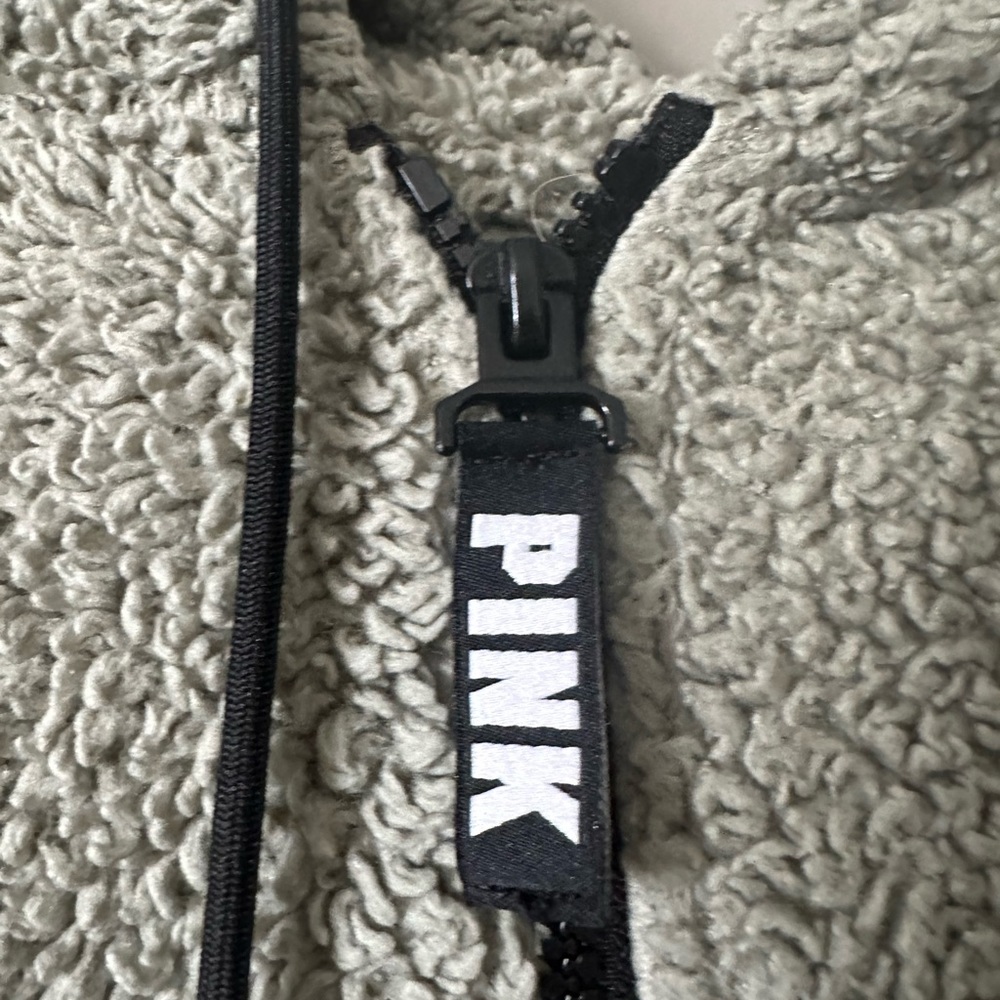 Pink - Picture 3 of 4